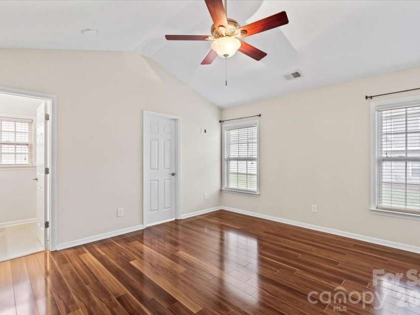 10563 Stoneacre Court, Pineville, NC 28134.  MLS# CAR4428184, YatesRealty ID 33537. Primary Bedroom