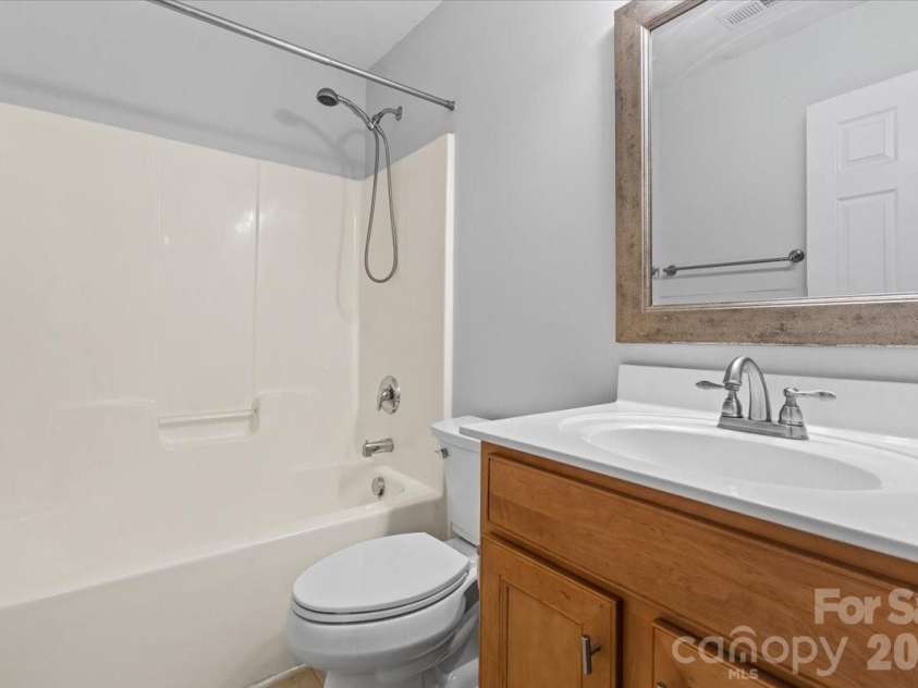 10563 Stoneacre Court, Pineville, NC 28134.  MLS# CAR4428184, YatesRealty ID 33537. Secondary Bathroom