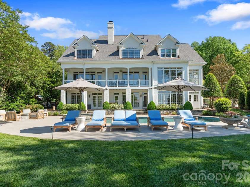 19300 Mary Ardrey Circle, Cornelius, NC 28031.  MLS# CAR4387769, YatesRealty ID 33538. 