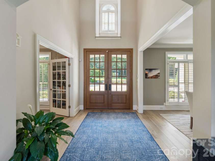 19300 Mary Ardrey Circle, Cornelius, NC 28031.  MLS# CAR4387769, YatesRealty ID 33538. 