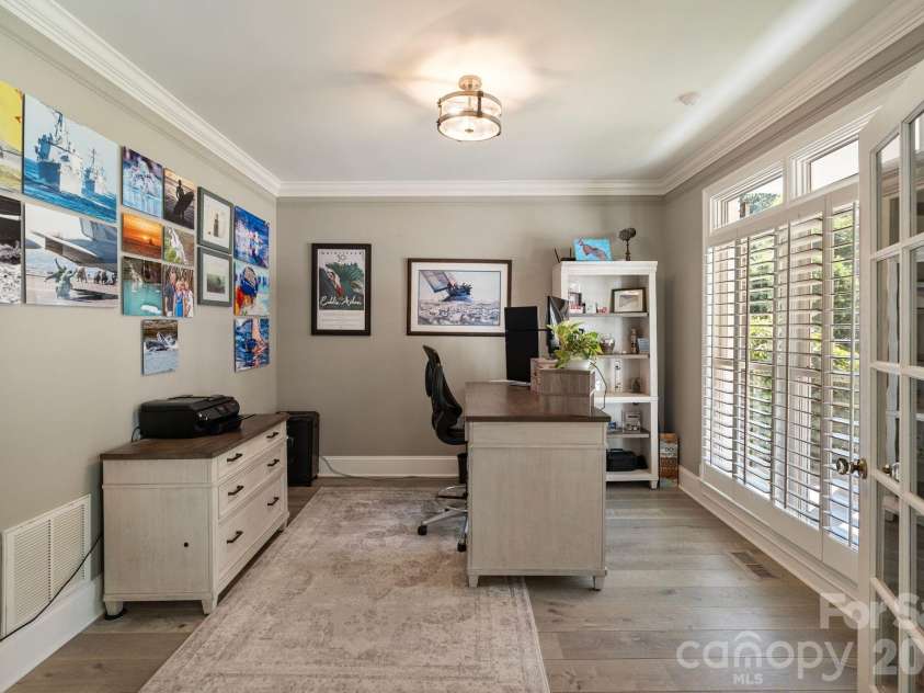 19300 Mary Ardrey Circle, Cornelius, NC 28031.  MLS# CAR4387769, YatesRealty ID 33538. 