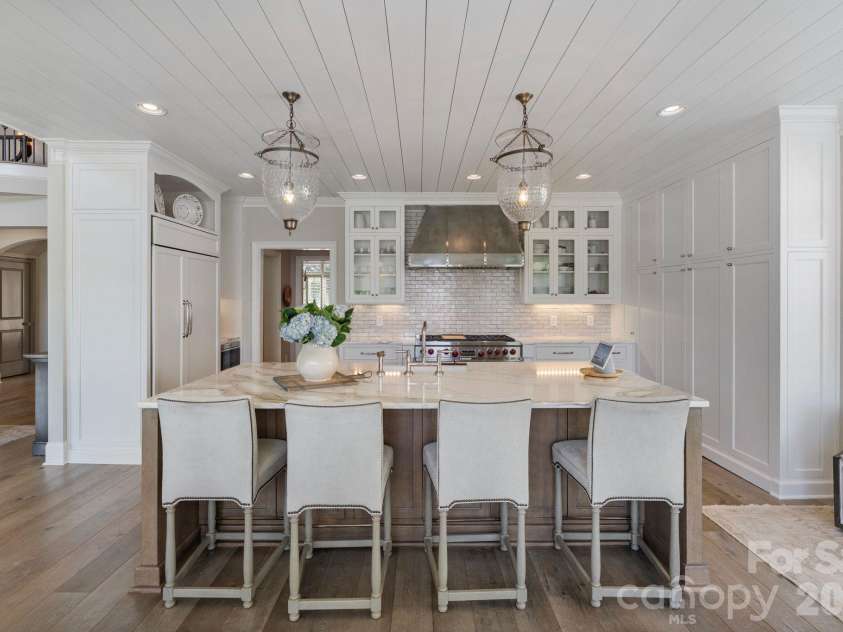 19300 Mary Ardrey Circle, Cornelius, NC 28031.  MLS# CAR4387769, YatesRealty ID 33538. 