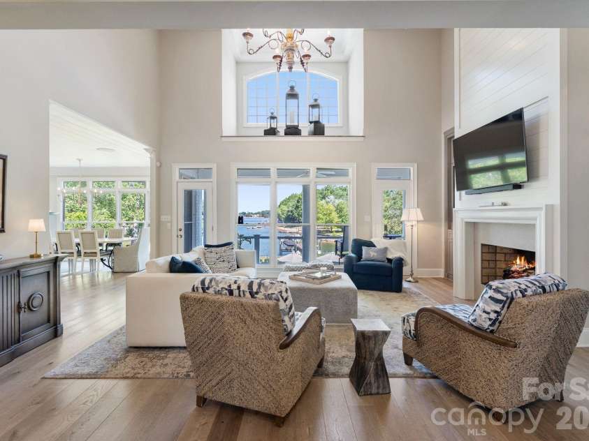 19300 Mary Ardrey Circle, Cornelius, NC 28031.  MLS# CAR4387769, YatesRealty ID 33538. 