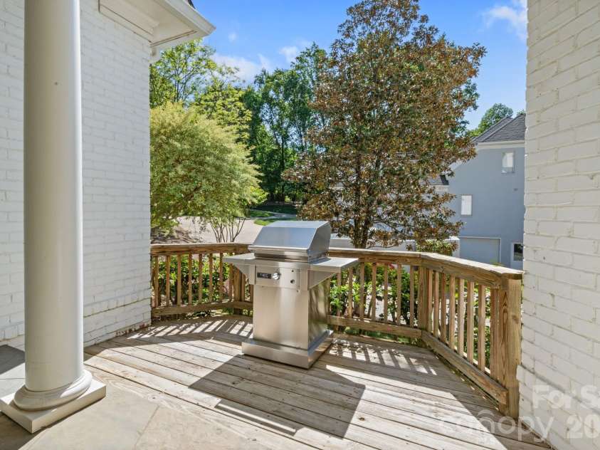19300 Mary Ardrey Circle, Cornelius, NC 28031.  MLS# CAR4387769, YatesRealty ID 33538. 