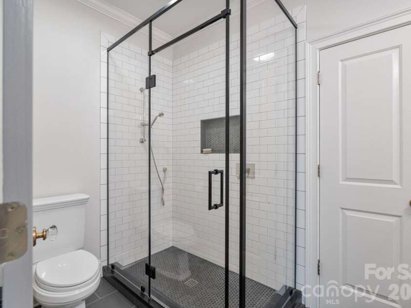 19300 Mary Ardrey Circle, Cornelius, NC 28031.  MLS# CAR4387769, YatesRealty ID 33538. 