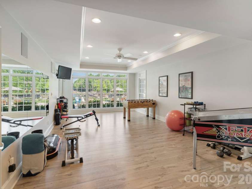 19300 Mary Ardrey Circle, Cornelius, NC 28031.  MLS# CAR4387769, YatesRealty ID 33538. 