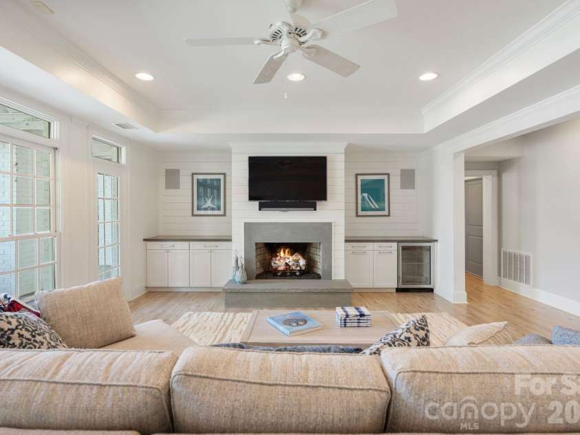 19300 Mary Ardrey Circle, Cornelius, NC 28031.  MLS# CAR4387769, YatesRealty ID 33538. 