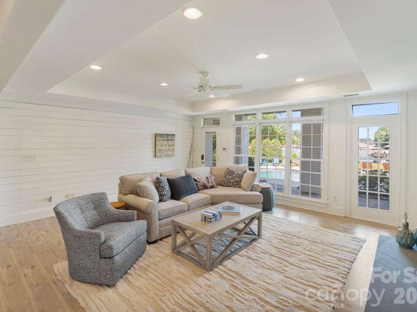 19300 Mary Ardrey Circle, Cornelius, NC 28031.  MLS# CAR4387769, YatesRealty ID 33538. 