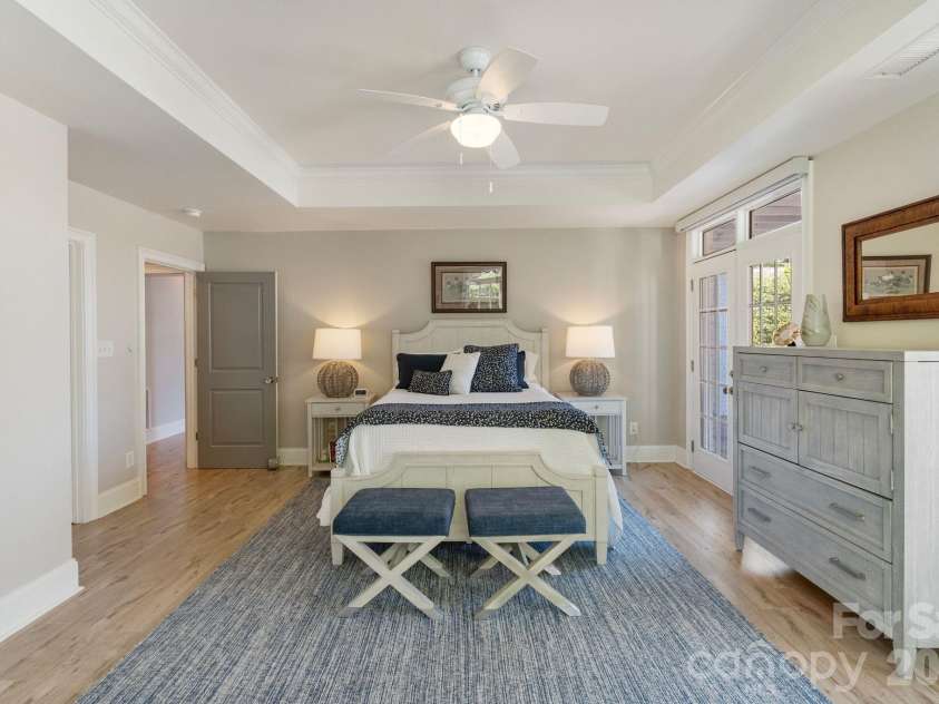 19300 Mary Ardrey Circle, Cornelius, NC 28031.  MLS# CAR4387769, YatesRealty ID 33538. 