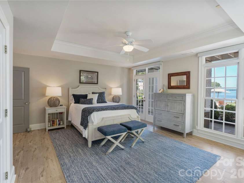19300 Mary Ardrey Circle, Cornelius, NC 28031.  MLS# CAR4387769, YatesRealty ID 33538. 