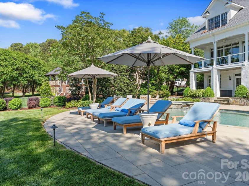 19300 Mary Ardrey Circle, Cornelius, NC 28031.  MLS# CAR4387769, YatesRealty ID 33538. 