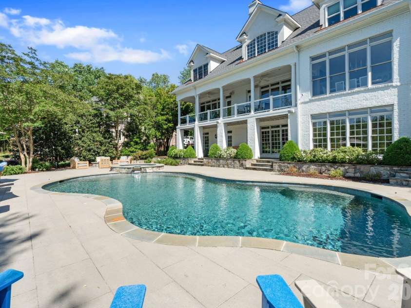19300 Mary Ardrey Circle, Cornelius, NC 28031.  MLS# CAR4387769, YatesRealty ID 33538. 