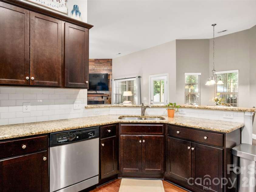 12411 Pine Terrace Court, Charlotte, NC 28273.  MLS# CAR4394255, YatesRealty ID 33539. 