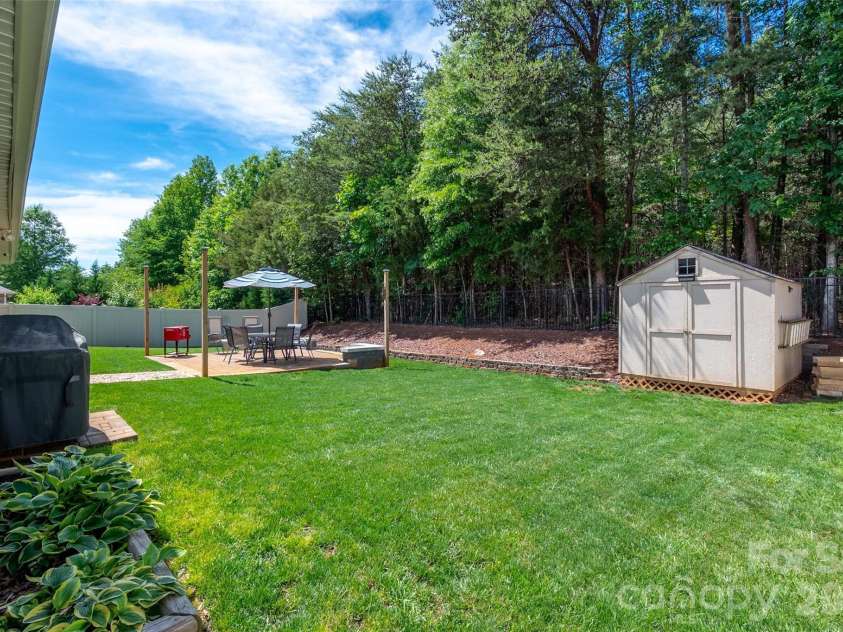 12411 Pine Terrace Court, Charlotte, NC 28273.  MLS# CAR4394255, YatesRealty ID 33539. 