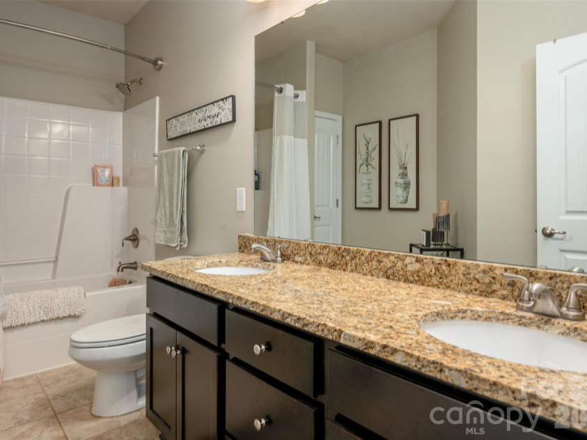 12411 Pine Terrace Court, Charlotte, NC 28273.  MLS# CAR4394255, YatesRealty ID 33539. Full Bath with double sinks