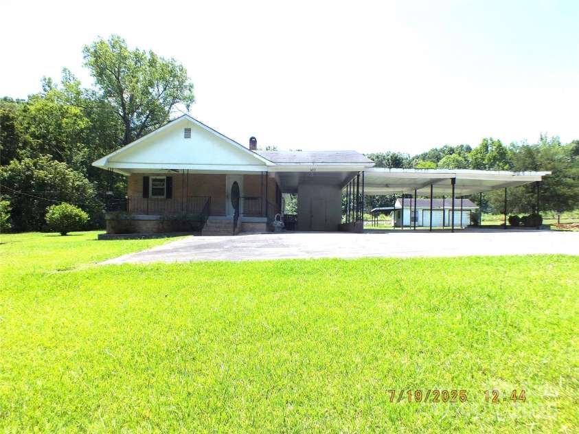 1453 Old Landsford Road, Lancaster, SC 29720.  MLS# CAR4283394, YatesRealty ID 3354. 