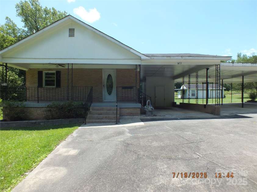 1453 Old Landsford Road, Lancaster, SC 29720.  MLS# CAR4283394, YatesRealty ID 3354. 
