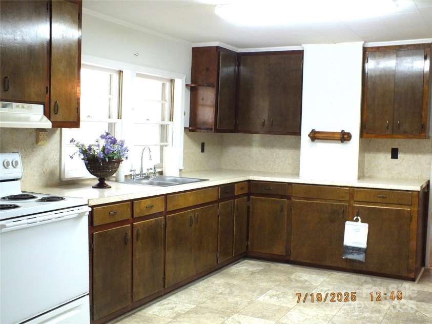 1453 Old Landsford Road, Lancaster, SC 29720.  MLS# CAR4283394, YatesRealty ID 3354. 