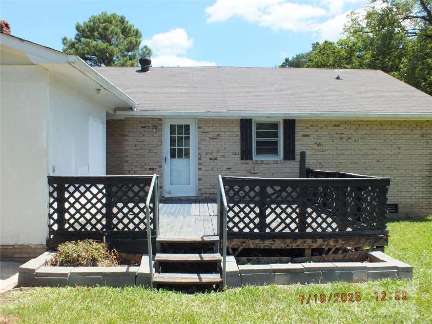 1453 Old Landsford Road, Lancaster, SC 29720.  MLS# CAR4283394, YatesRealty ID 3354. 