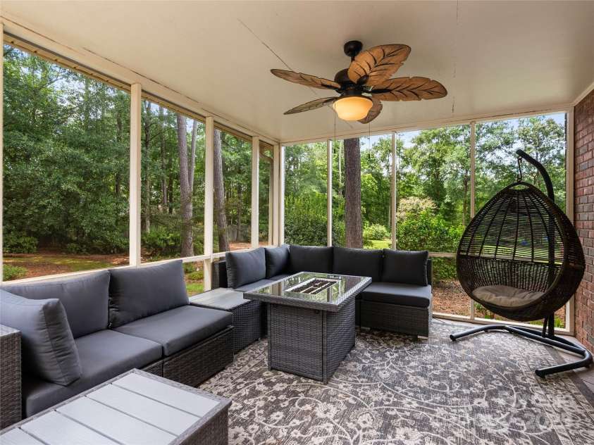 226 Longleaf Road, Spartanburg, SC 29301.  MLS# CAR4294768, YatesRealty ID 33540. 