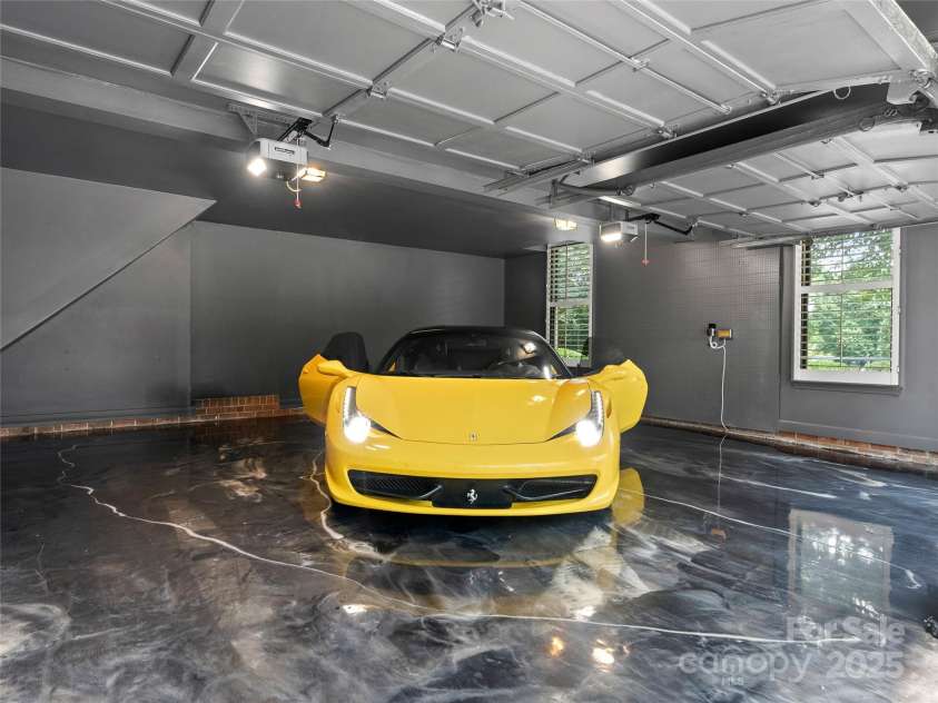 226 Longleaf Road, Spartanburg, SC 29301.  MLS# CAR4294768, YatesRealty ID 33540. 