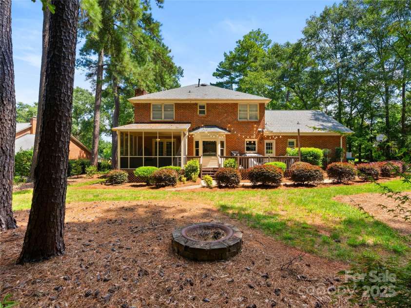 226 Longleaf Road, Spartanburg, SC 29301.  MLS# CAR4294768, YatesRealty ID 33540. 