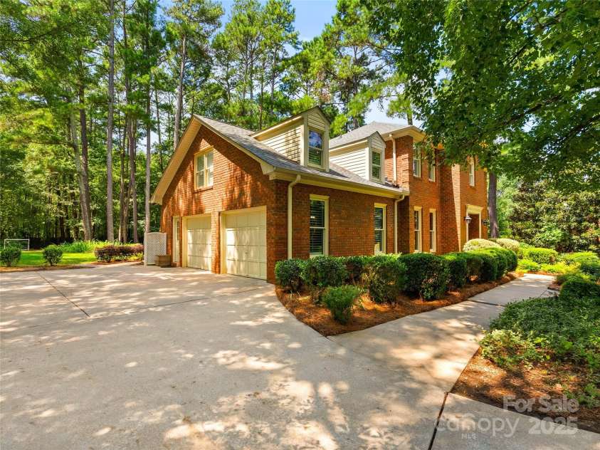 226 Longleaf Road, Spartanburg, SC 29301.  MLS# CAR4294768, YatesRealty ID 33540. 