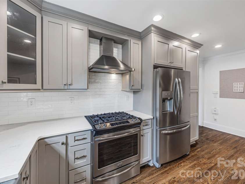 2448 Morton Street, Charlotte, NC 28208.  MLS# CAR4394147, YatesRealty ID 33540. 