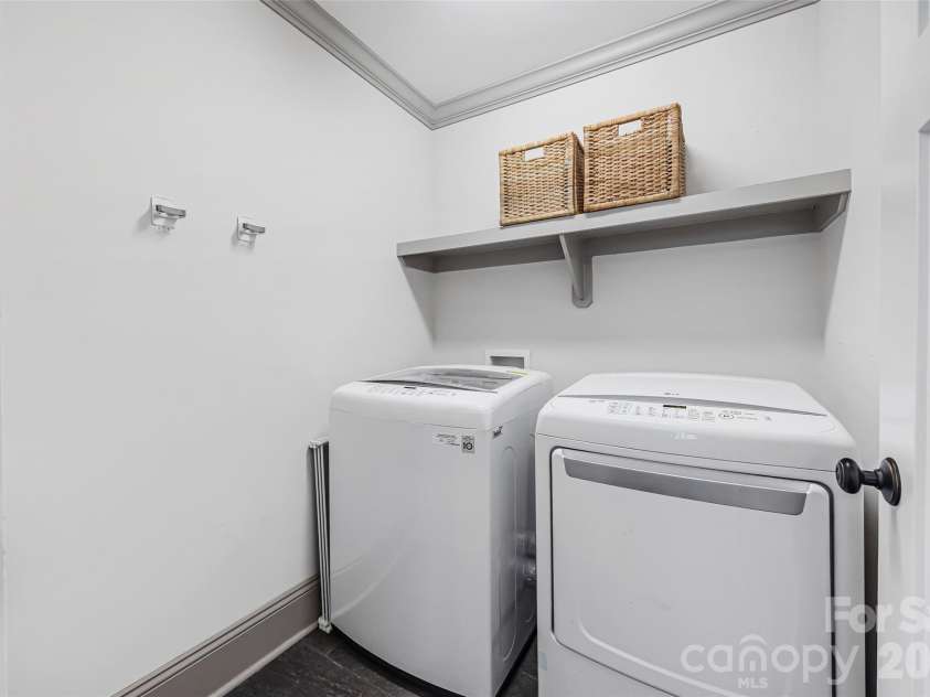 2448 Morton Street, Charlotte, NC 28208.  MLS# CAR4394147, YatesRealty ID 33540. 