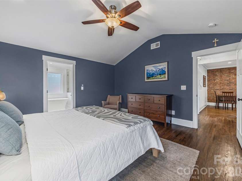 2448 Morton Street, Charlotte, NC 28208.  MLS# CAR4394147, YatesRealty ID 33540. 