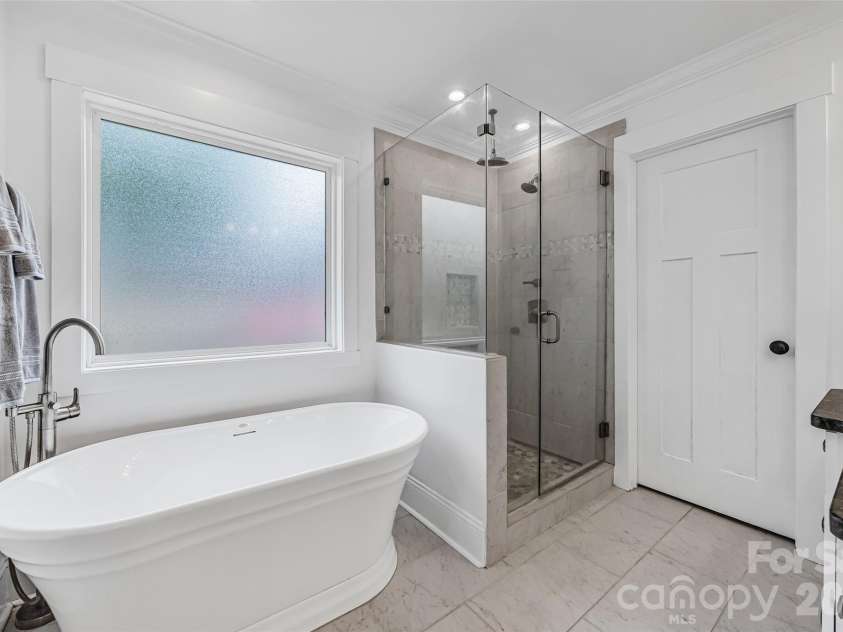 2448 Morton Street, Charlotte, NC 28208.  MLS# CAR4394147, YatesRealty ID 33540. 