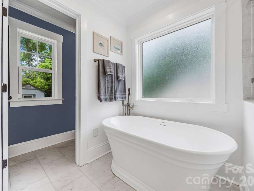 2448 Morton Street, Charlotte, NC 28208.  MLS# CAR4394147, YatesRealty ID 33540. 