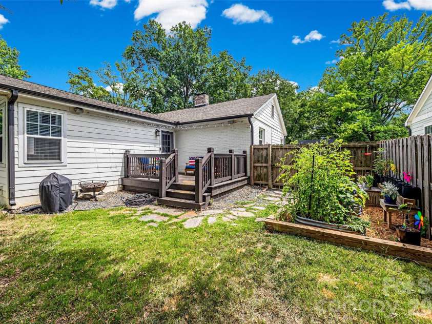 2448 Morton Street, Charlotte, NC 28208.  MLS# CAR4394147, YatesRealty ID 33540. 