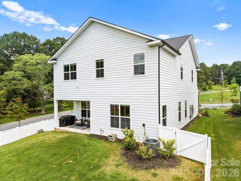 1002 Parkes Street, Matthews, NC 28105.  MLS# CAR4392484, YatesRealty ID 33541. 