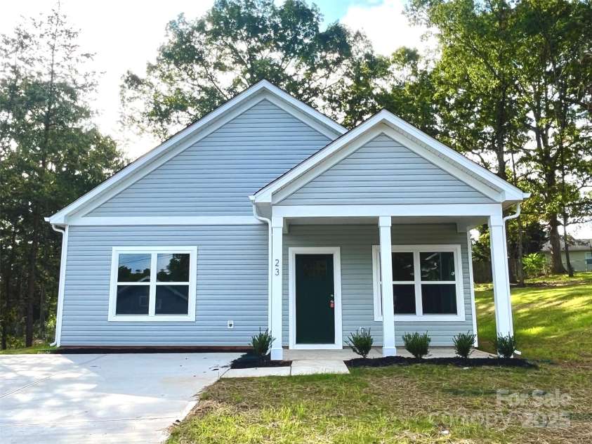 23 East Street, Granite Falls, NC 28630.  MLS# CAR4294475, YatesRealty ID 33541. 