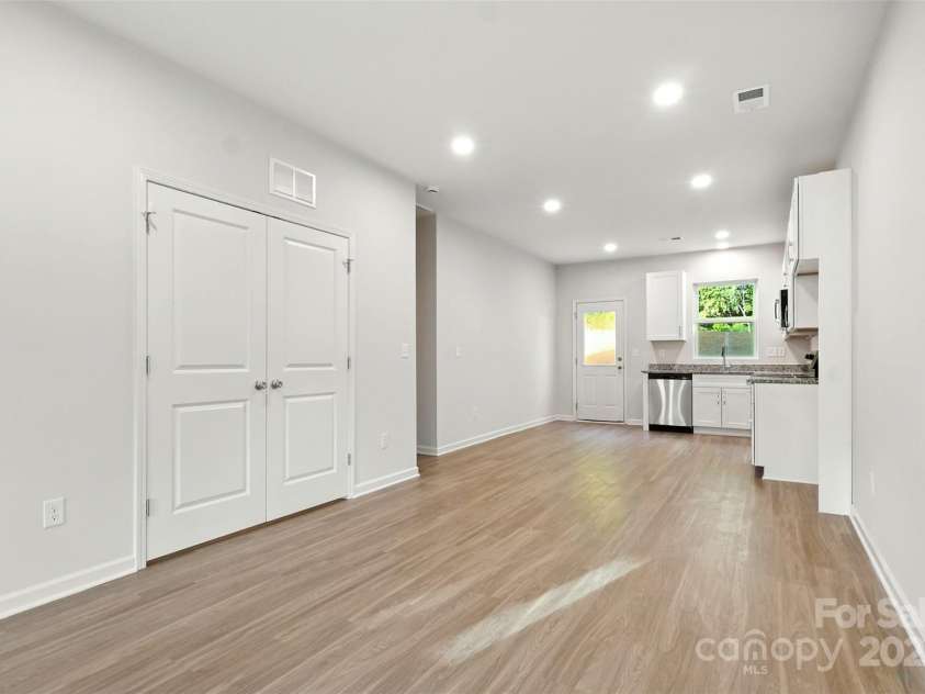 23 East Street, Granite Falls, NC 28630.  MLS# CAR4294475, YatesRealty ID 33541. 