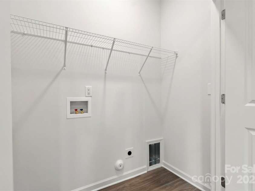 23 East Street, Granite Falls, NC 28630.  MLS# CAR4294475, YatesRealty ID 33541. 