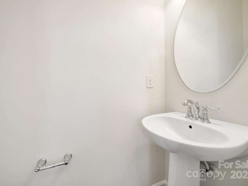 3226 Major Samuals Way, Charlotte, NC 28208.  MLS# CAR4293775, YatesRealty ID 33542. 