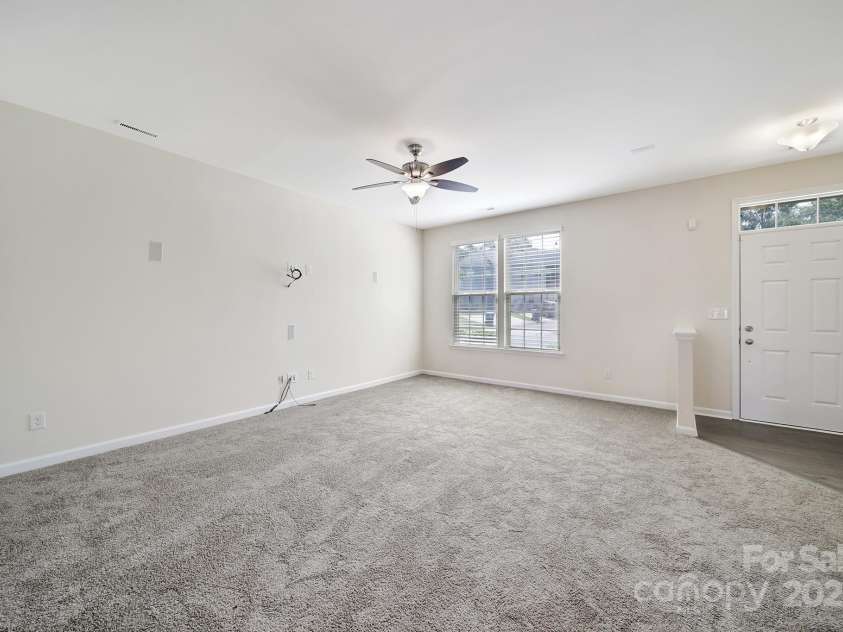 3226 Major Samuals Way, Charlotte, NC 28208.  MLS# CAR4293775, YatesRealty ID 33542. 