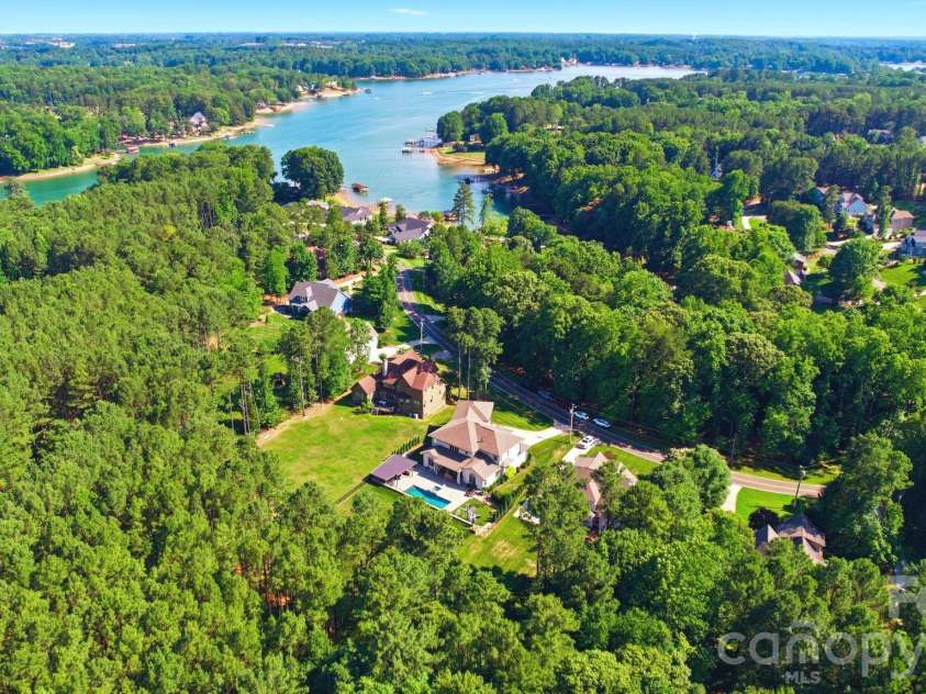 342 Kenway Loop, Mooresville, NC 28117.  MLS# CAR4393617, YatesRealty ID 33542. 