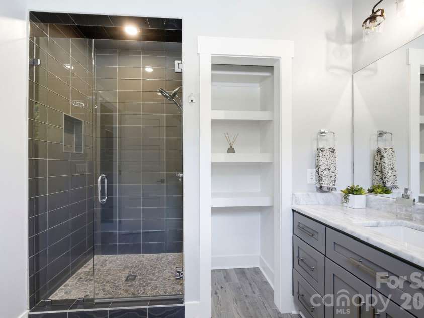 342 Kenway Loop, Mooresville, NC 28117.  MLS# CAR4393617, YatesRealty ID 33542. 