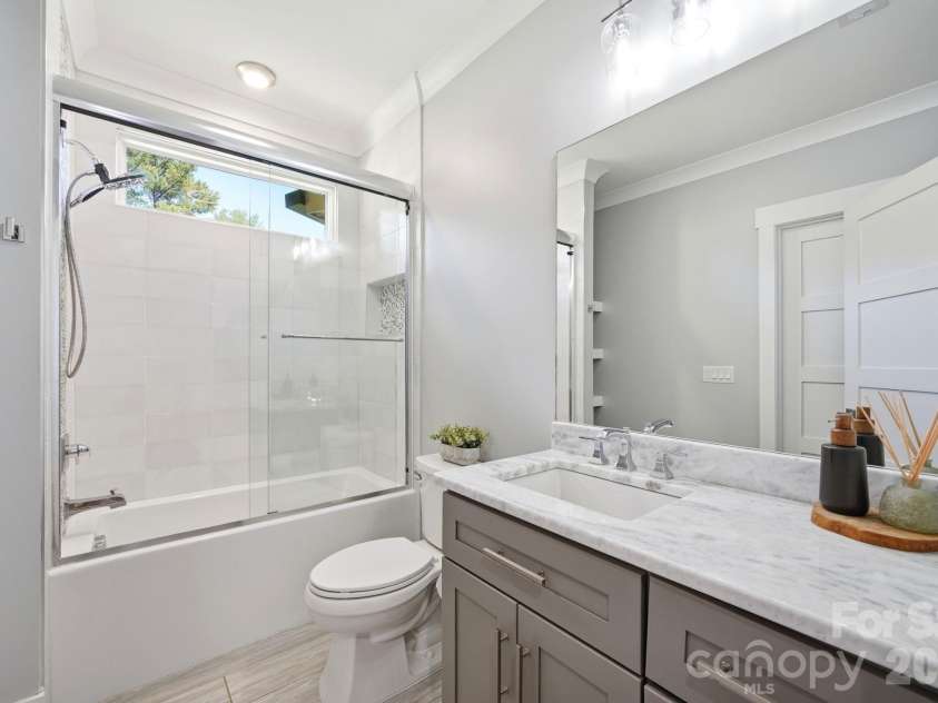 342 Kenway Loop, Mooresville, NC 28117.  MLS# CAR4393617, YatesRealty ID 33542. 
