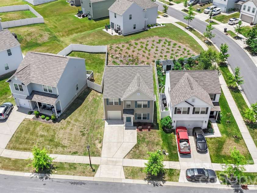 10131 Holly Park Drive, Charlotte, NC 28214.  MLS# CAR4390811, YatesRealty ID 33543. 