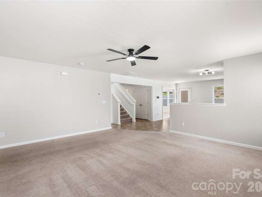 10131 Holly Park Drive, Charlotte, NC 28214.  MLS# CAR4390811, YatesRealty ID 33543. 