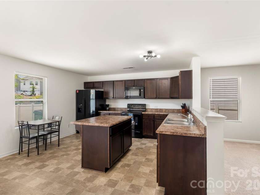 10131 Holly Park Drive, Charlotte, NC 28214.  MLS# CAR4390811, YatesRealty ID 33543. 