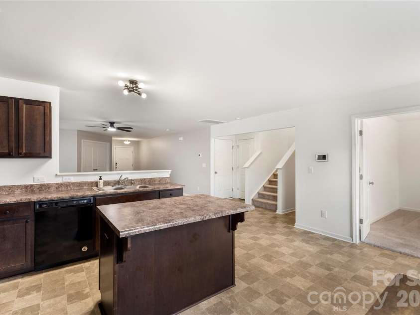 10131 Holly Park Drive, Charlotte, NC 28214.  MLS# CAR4390811, YatesRealty ID 33543. 