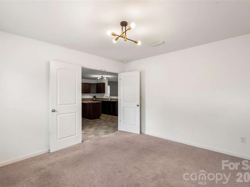 10131 Holly Park Drive, Charlotte, NC 28214.  MLS# CAR4390811, YatesRealty ID 33543. 