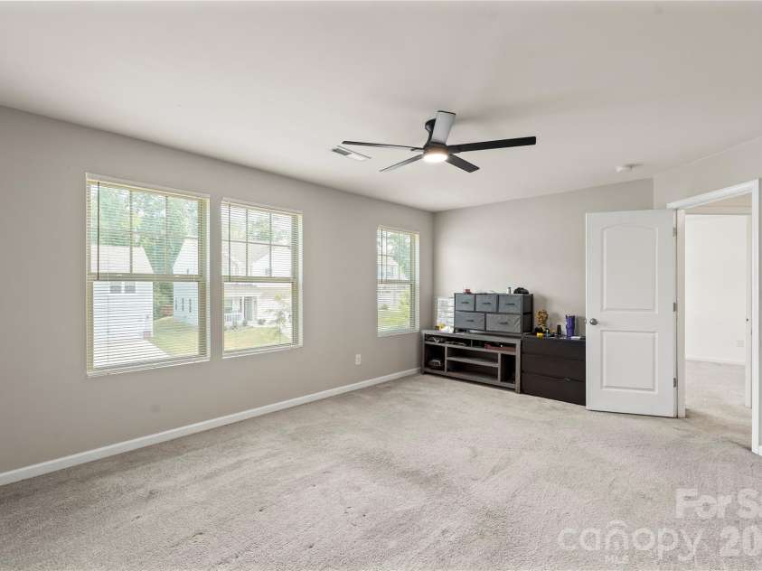 10131 Holly Park Drive, Charlotte, NC 28214.  MLS# CAR4390811, YatesRealty ID 33543. 