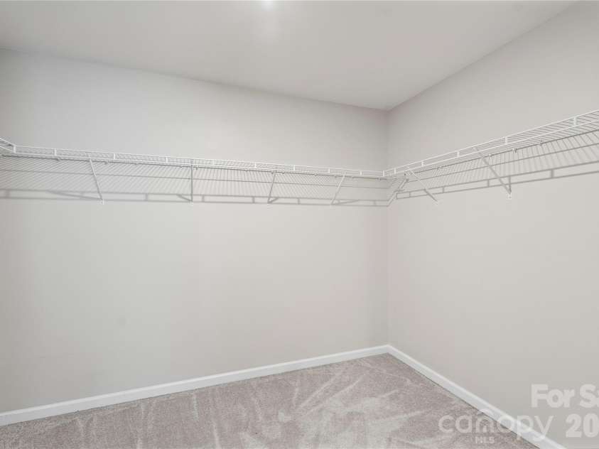 10131 Holly Park Drive, Charlotte, NC 28214.  MLS# CAR4390811, YatesRealty ID 33543. 