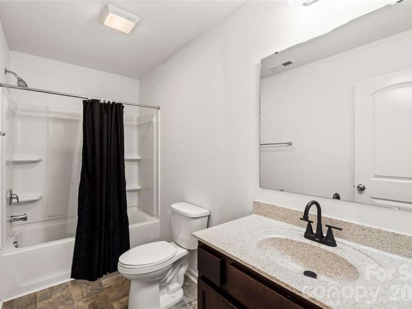 10131 Holly Park Drive, Charlotte, NC 28214.  MLS# CAR4390811, YatesRealty ID 33543. 